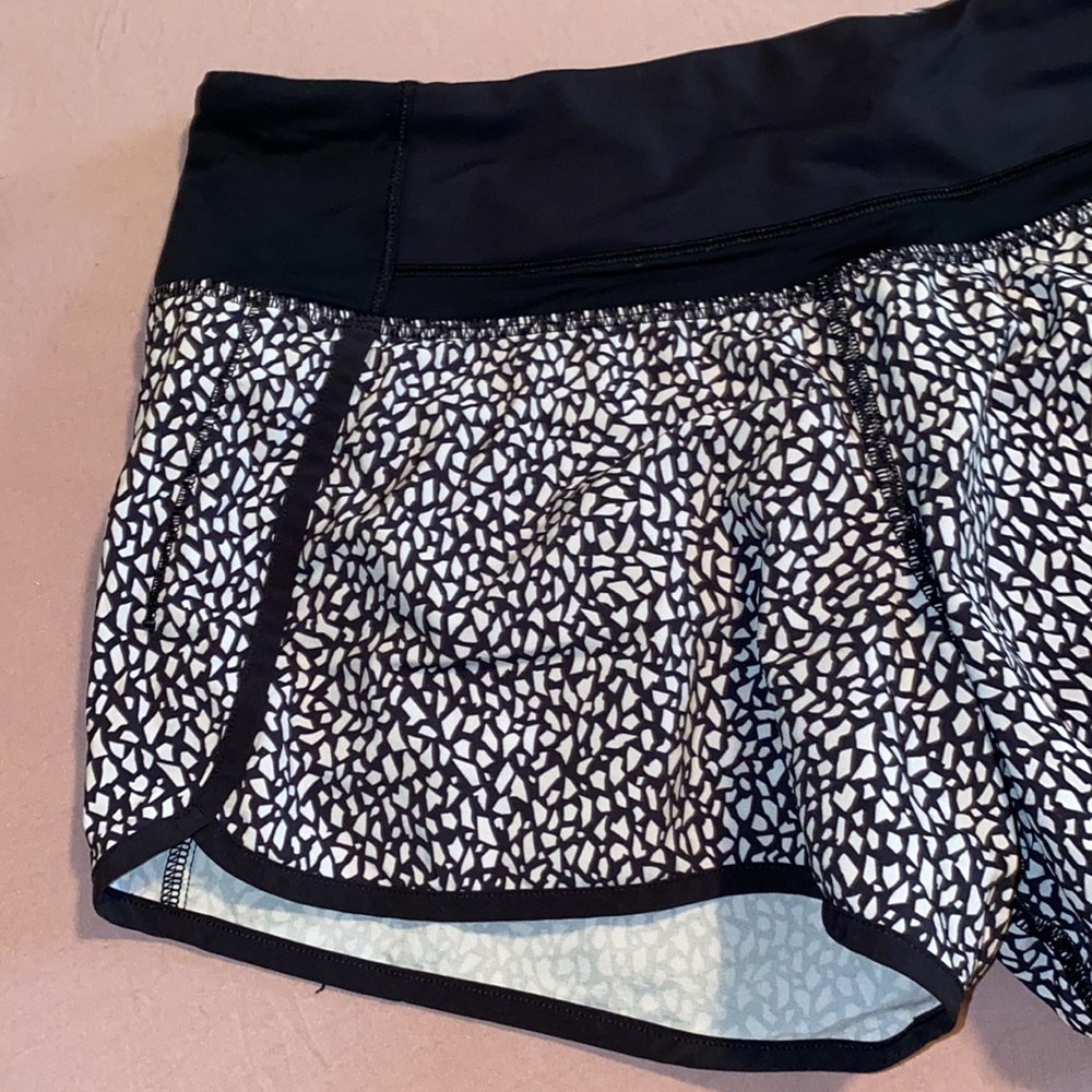 Lululemon - Picture 2 of 4